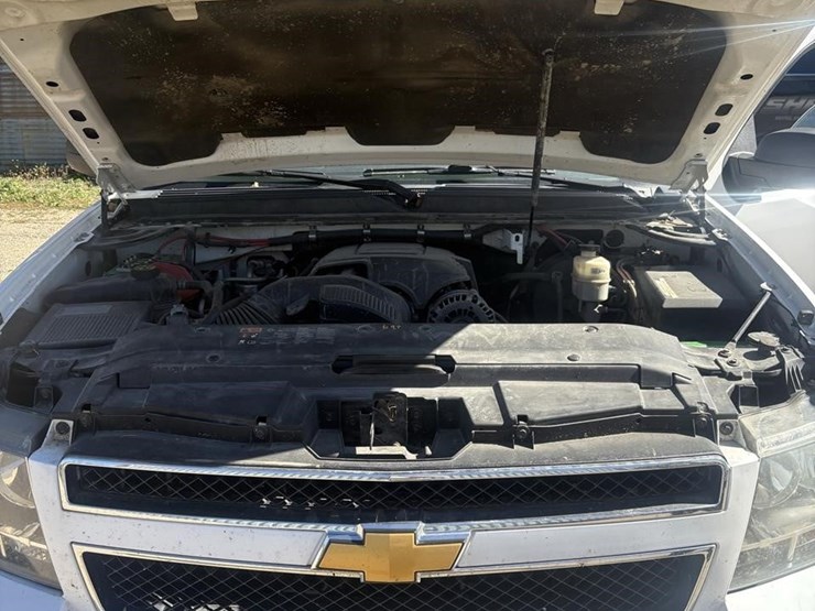 2014-chevrolet-tahoe-image-10