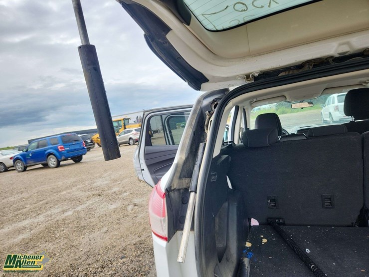 2015-ford-escape-se-image-48