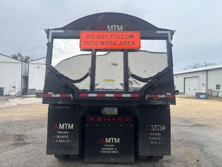 2025-axle-end-dump-image-3