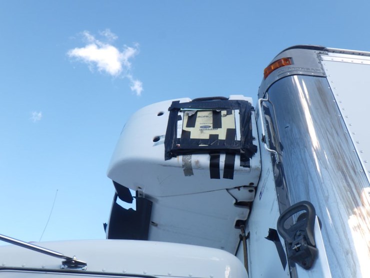 2017-peterbilt-337-image-17