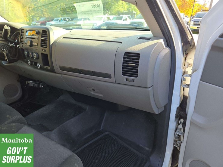 2010-gmc-sierra-2500hd-image-27