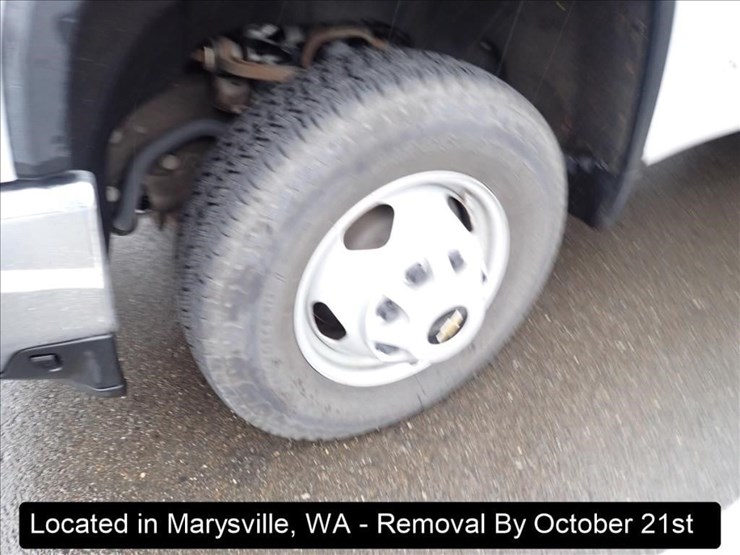2021-chevrolet-3500-image-26