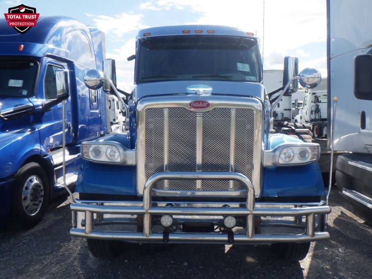 2020-peterbilt-567-image-2