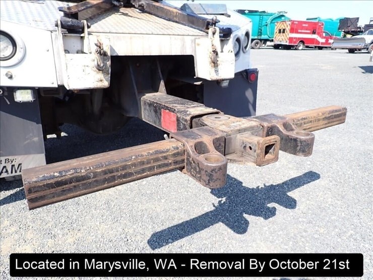 2020-freightliner-m2-image-44