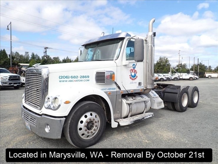 2013-freightliner-coronado-image-1