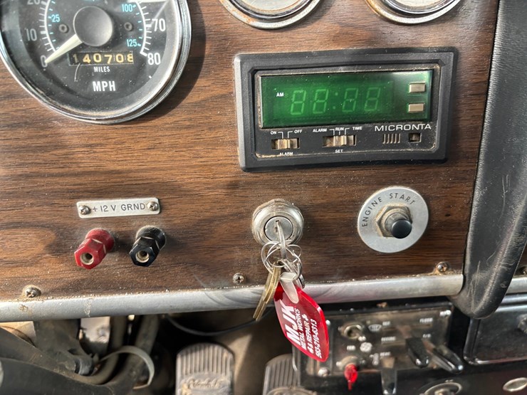 1982-peterbilt-359-image-70