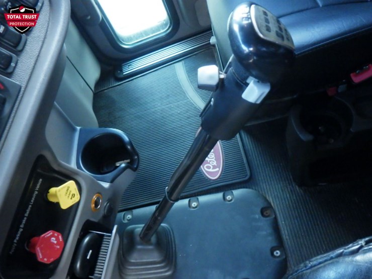 2019-peterbilt-389-image-18