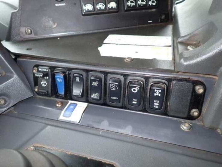 2017-mack-mru613-image-20