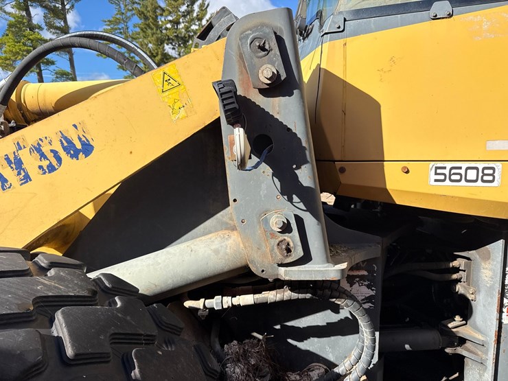 komatsu-wa320-image-16