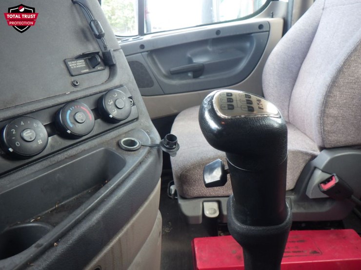 2020-freightliner-cascadia-125-image-13