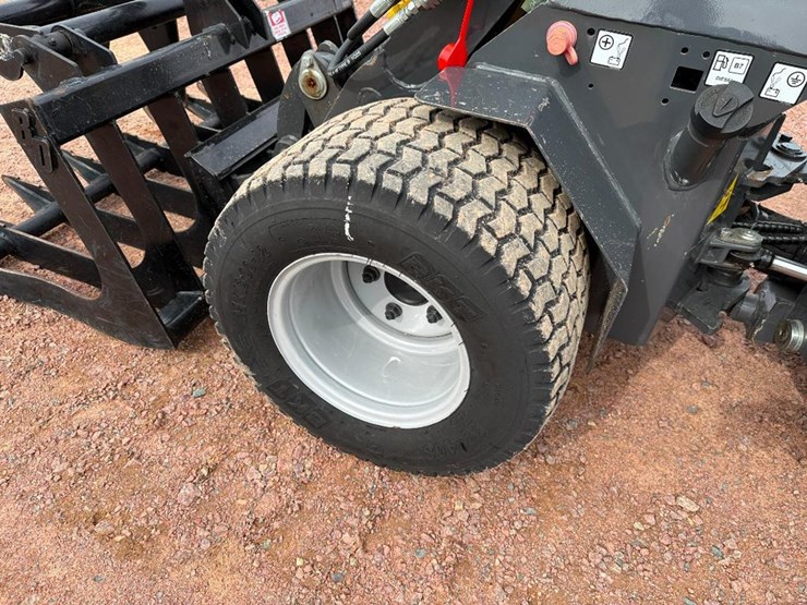 2024-new-holland-ml12t-image-8