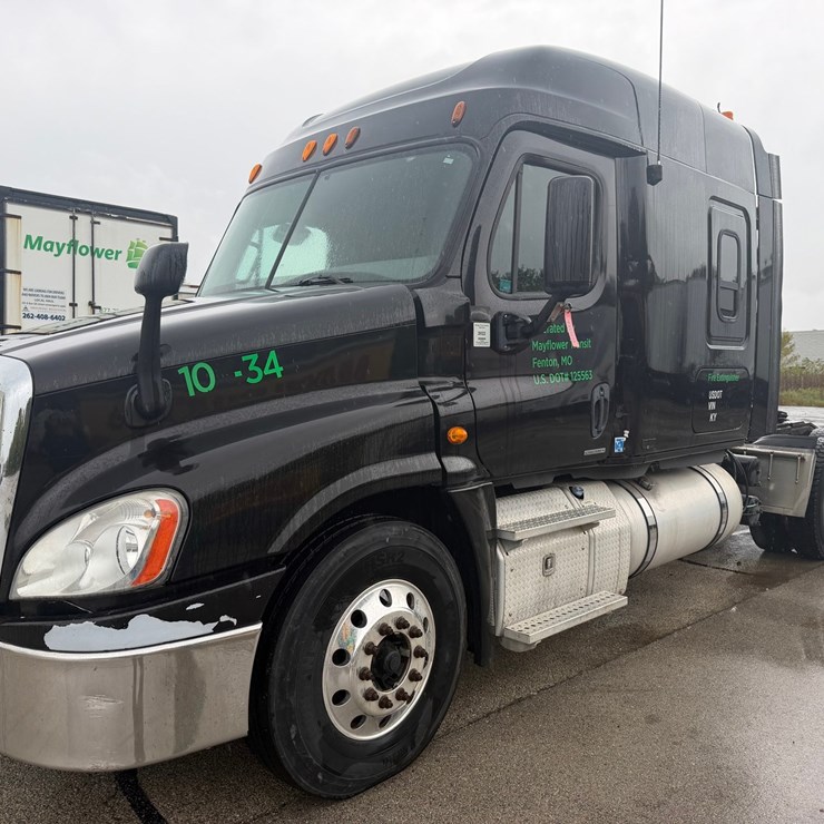 #1659 • 2012 Freightliner Cascadia Sleeper Cab Truck Tractor