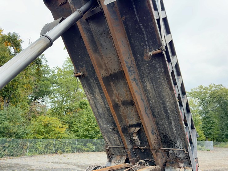 2005-mack-granite-cv713-image-15