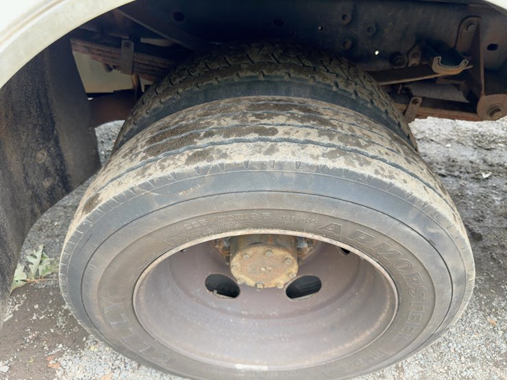 2016-ford-f550-xl-image-9
