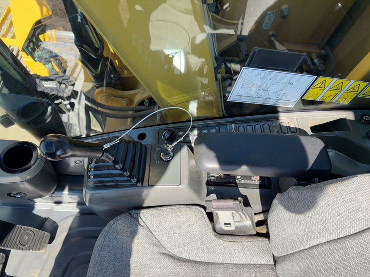 2016-caterpillar-311flrr-image-35