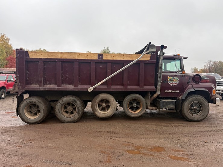 1992-ford-l9000-image-6
