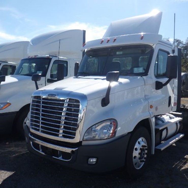 2020 FREIGHTLINER CASCADIA 125