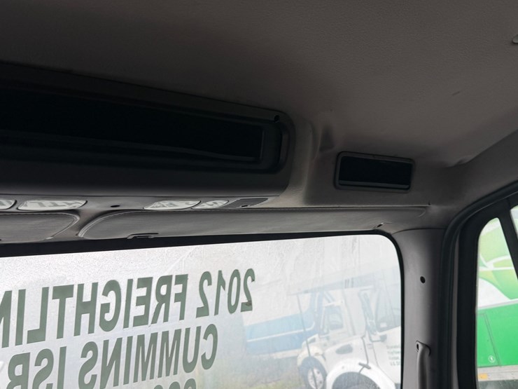 #1666-•-2012-freightliner-moving-box-truck-image-50