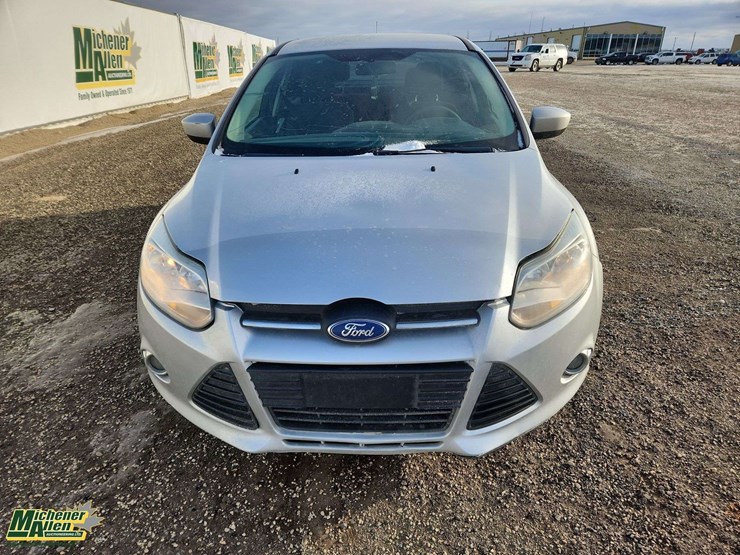 2012-ford-focus-se-image-8