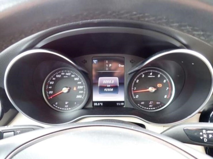 2018-mercedes-benz-glc300-image-12