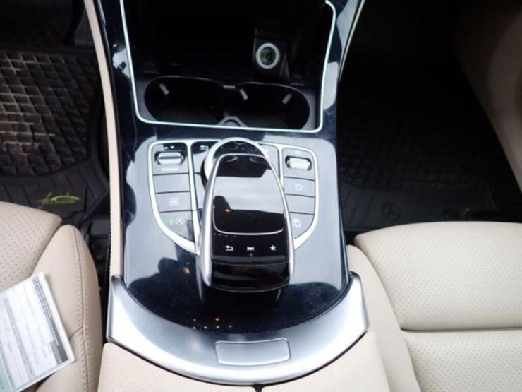 2018-mercedes-benz-glc300-image-20