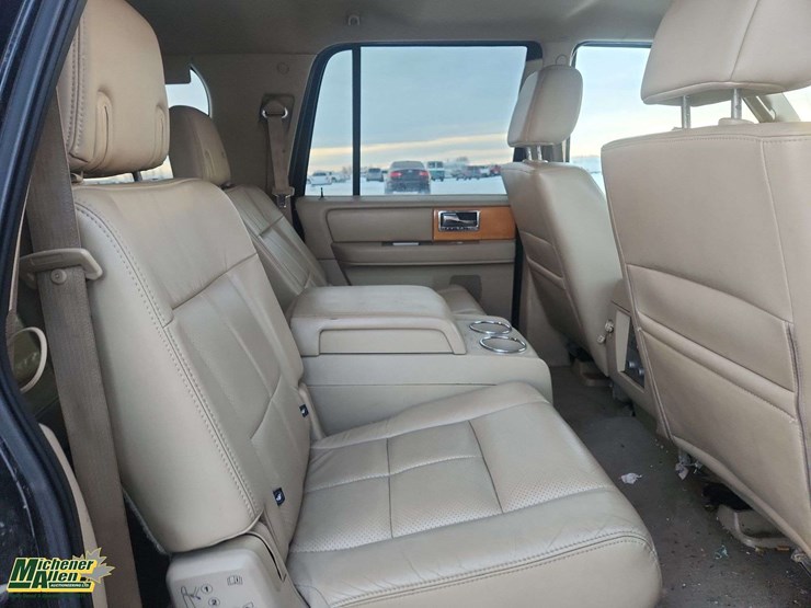 2008-lincoln-navigator-l-image-16