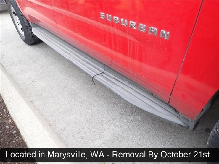 2015-chevrolet-suburban-image-4