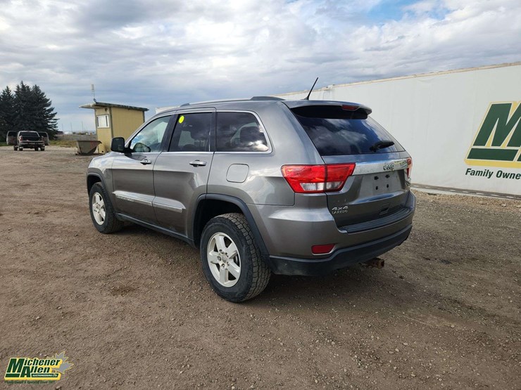 2012-jeep-grand-cherokee-image-3
