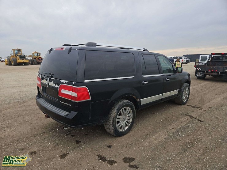 2008-lincoln-navigator-l-image-4