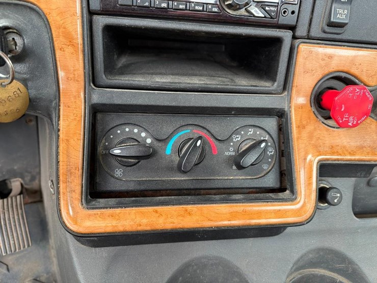 international-prostar-image-57