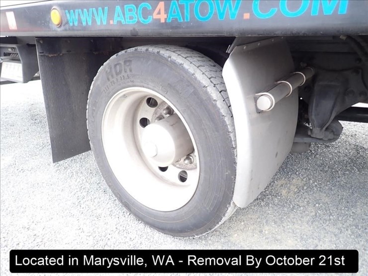 2024-freightliner-m2-image-42