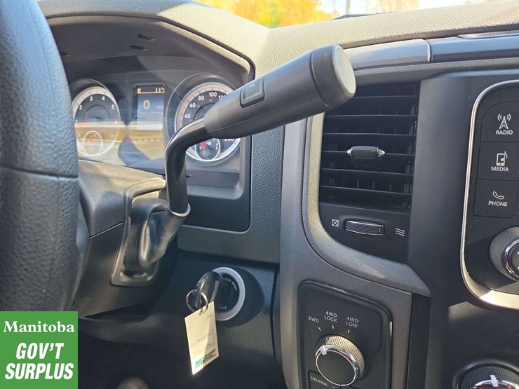2015-dodge-1500-image-21