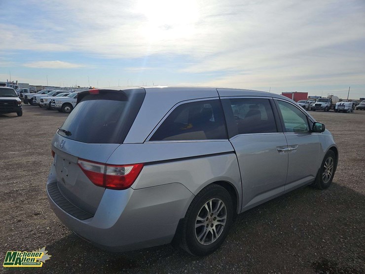 2013-honda-odyssey-image-4