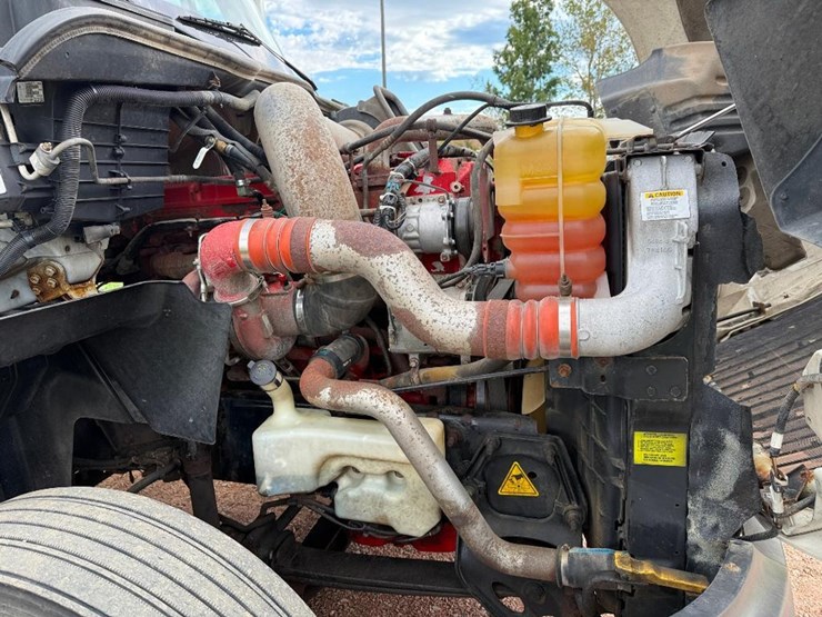 international-prostar-image-40