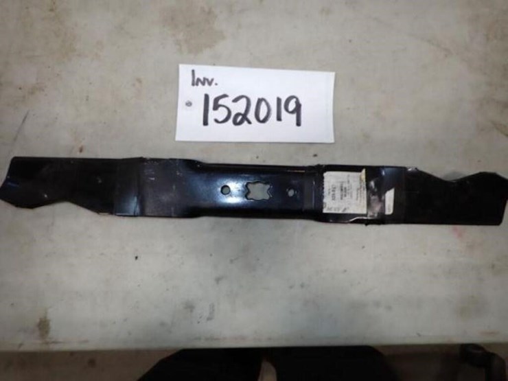 qty-of-2-19"-lawn-mower-blades-image-1