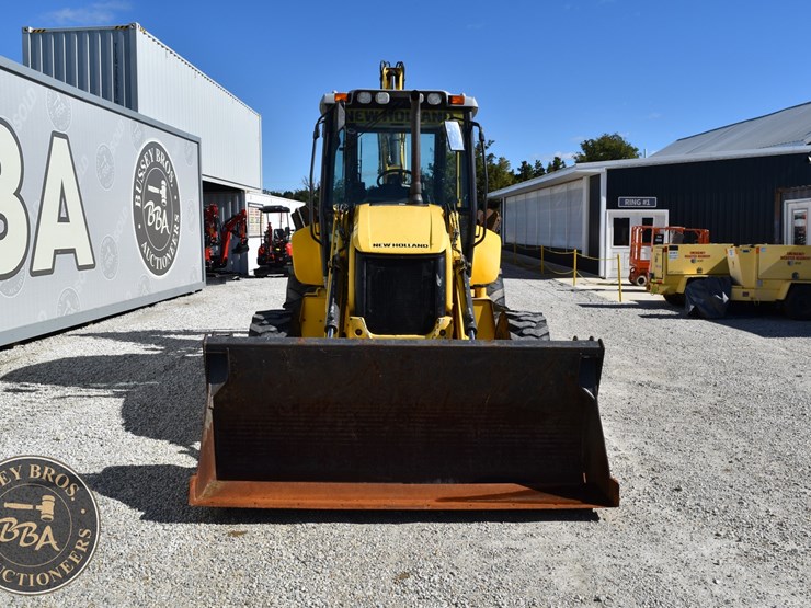 2013-new-holland-b110c-image-7