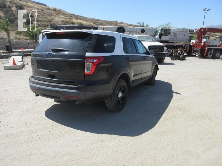 2015-ford-explorer-image-3