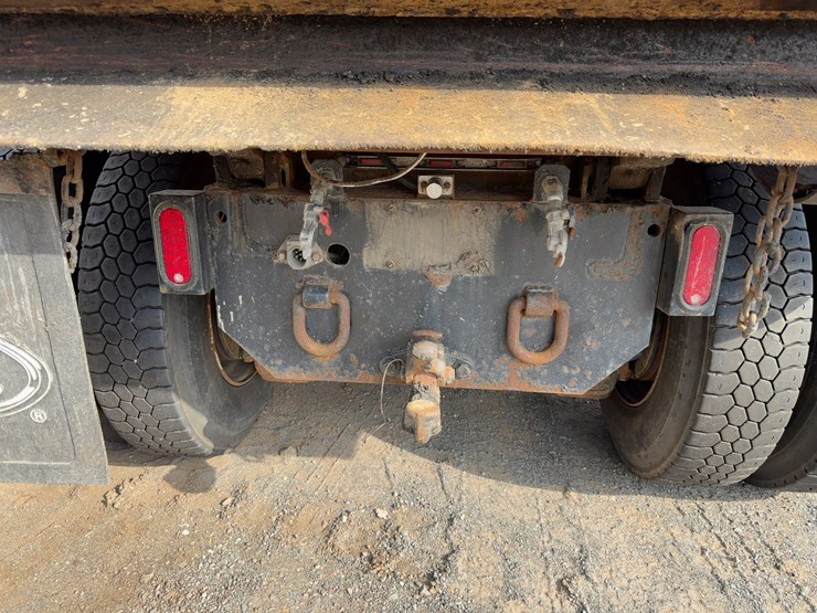 2005-mack-granite-cv713-image-16