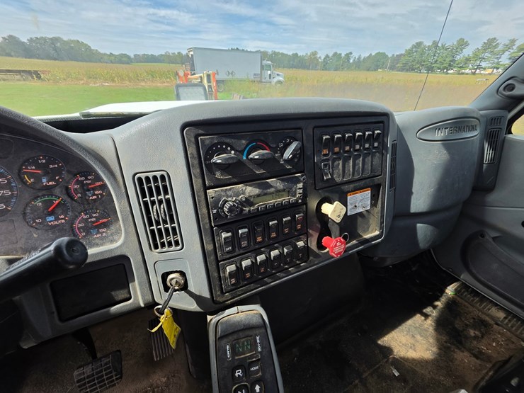 2007-international-durastar-4400-image-38