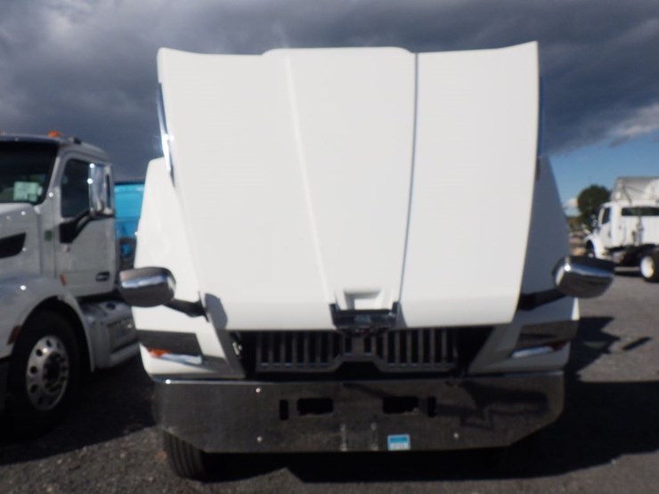 2017-western-star-4700sf-image-20