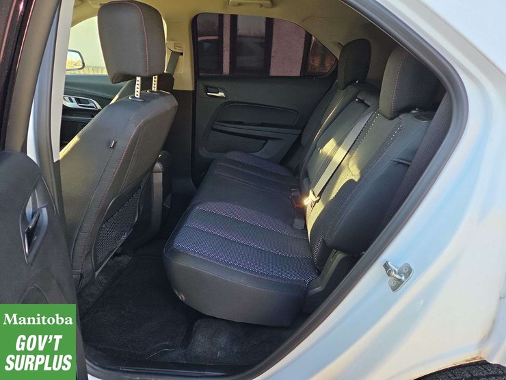 2017-chevrolet-equinox-image-24