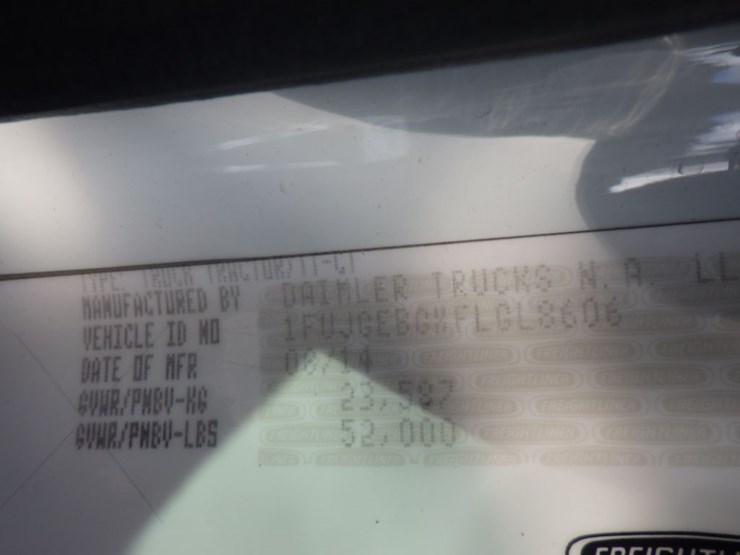 2015-freightliner-cascadia-113-image-18