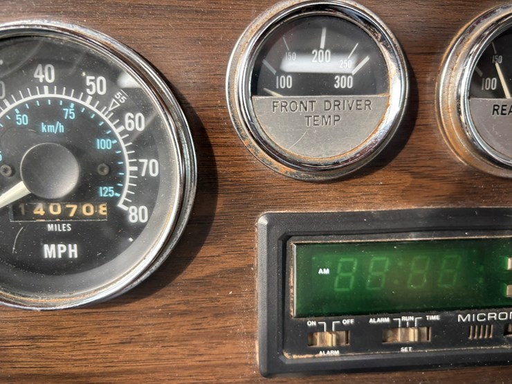 1982-peterbilt-359-image-71