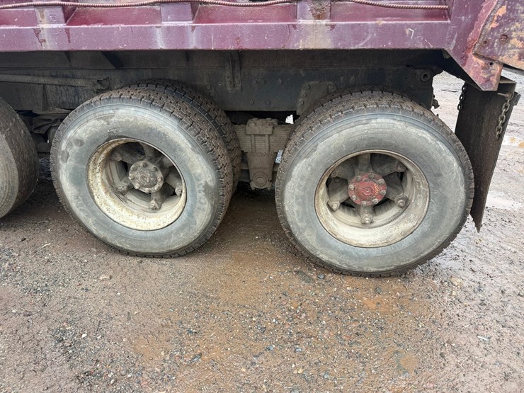 1992-ford-l9000-image-35