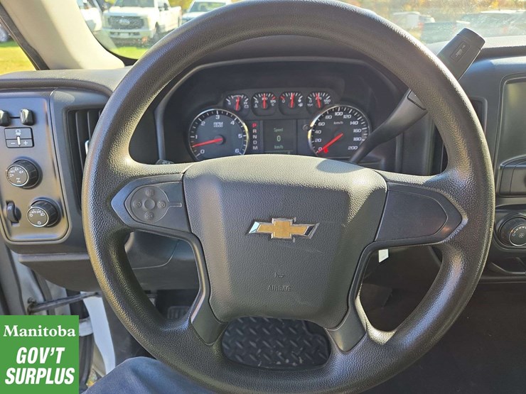 2015-chevrolet-silverado-1500-image-17