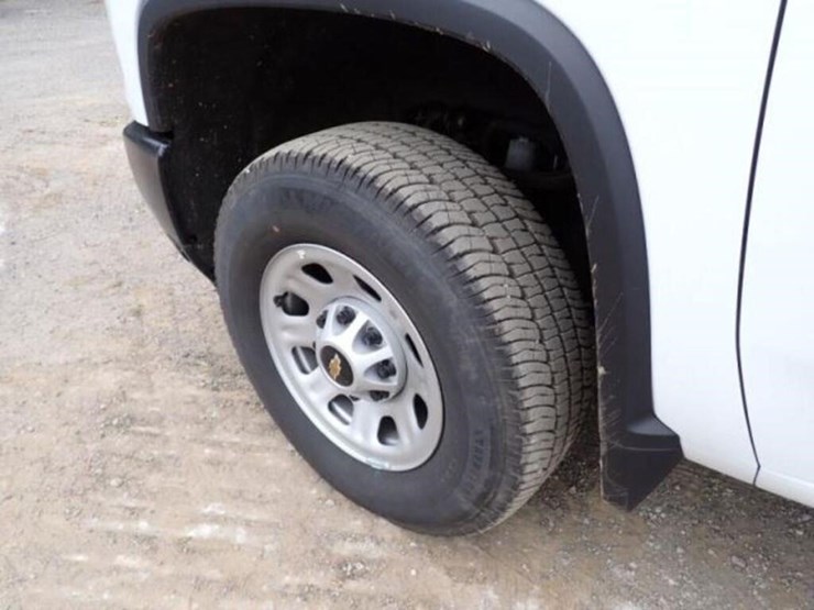 2024-chevrolet-silverado-3500hd-image-36