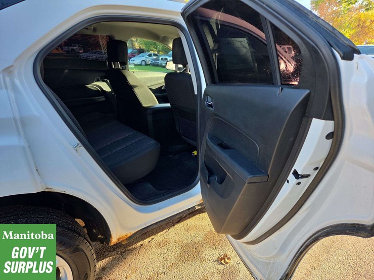 2017-chevrolet-equinox-image-27