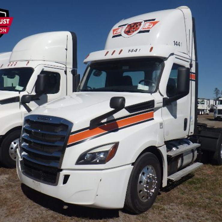 2021 FREIGHTLINER CASCADIA 126