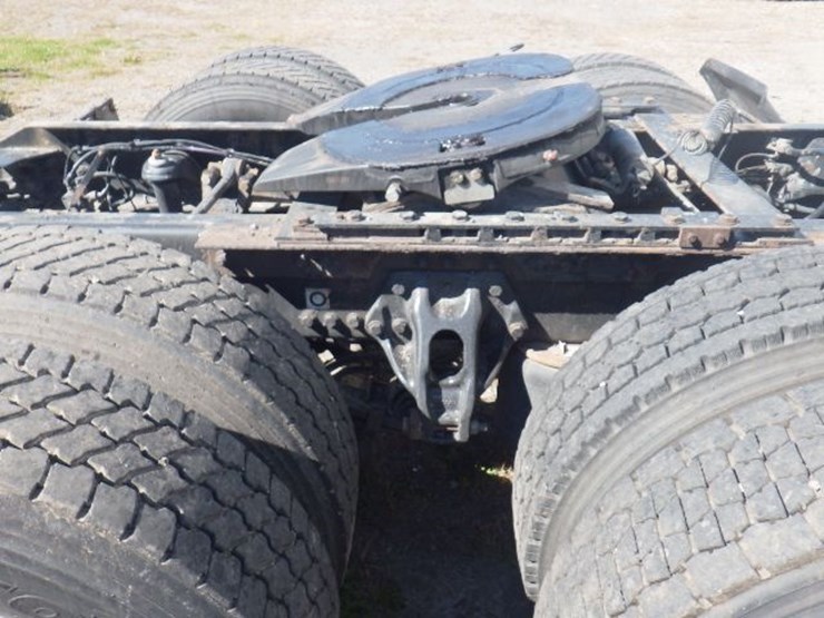 2019-kenworth-t680-image-8