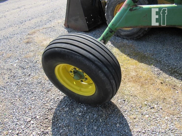 john-deere-2810-image-4